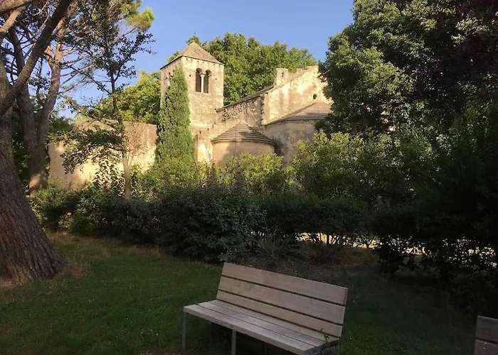 Pied A Terre Pour Decouvrir La Provence Et Avignon